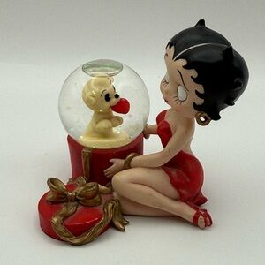 Betty Boop Valentine Snow Globe Figurine 1999 Heart Gift King Features #6801